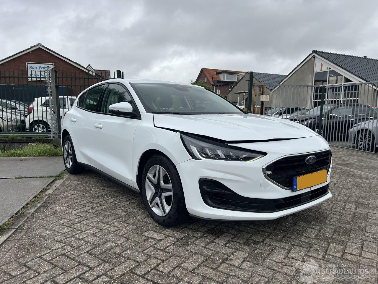 Ford Focus 1.0 EcoBoost Hybrid Connected |