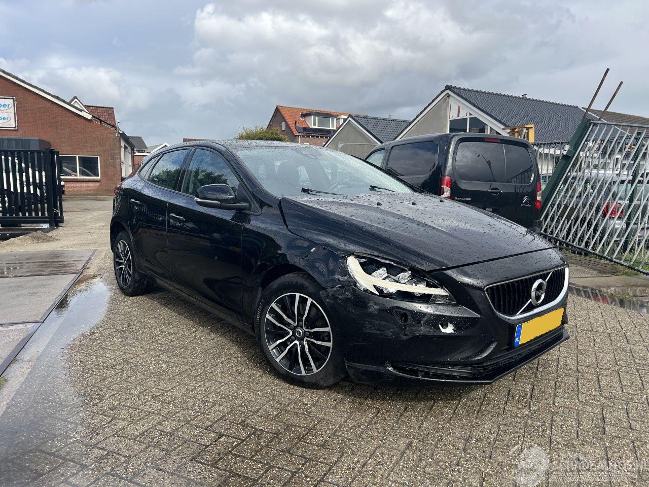 Volvo V-40 2.0 T2 Nordic+  177.569 KM!!