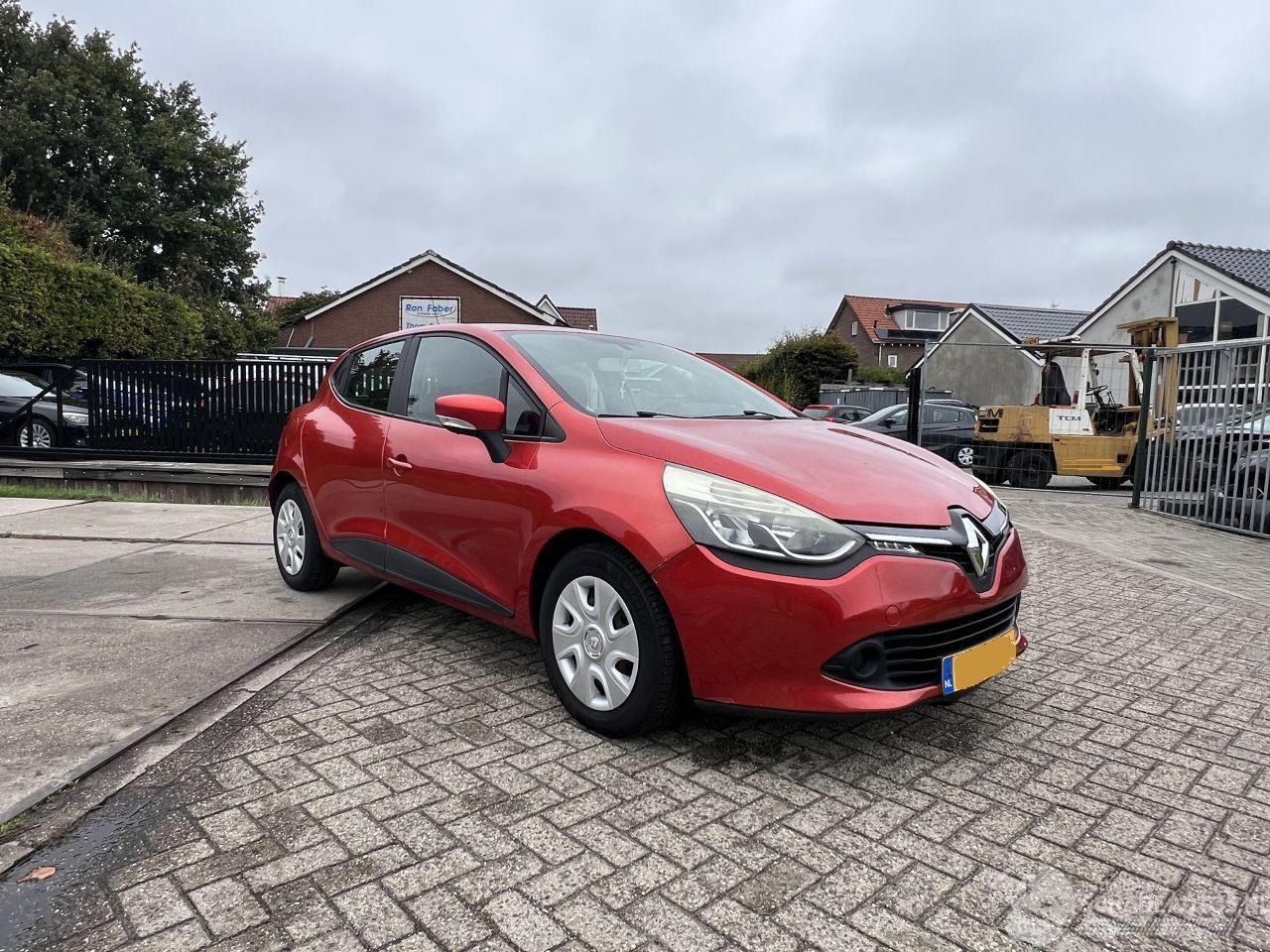 Renault Clio 0.9 TCe Expression 171.870 KM!!