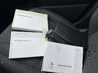 Hyundai Kona EV Fashion 64 kWh lichte schade ! picture 29