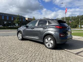 Hyundai Kona EV Fashion 64 kWh lichte schade ! picture 5