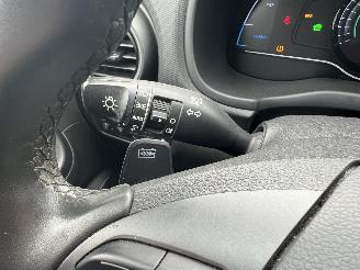 Hyundai Kona EV Fashion 64 kWh lichte schade ! picture 18