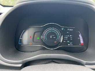 Hyundai Kona EV Fashion 64 kWh lichte schade ! picture 28