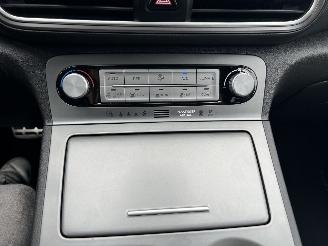 Hyundai Kona EV Fashion 64 kWh lichte schade ! picture 26