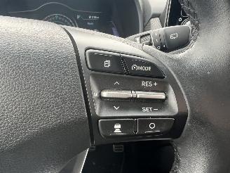 Hyundai Kona EV Fashion 64 kWh lichte schade ! picture 19