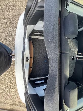 Volkswagen Up! 1.0 BMT move up! | 57.363 KM!! picture 17