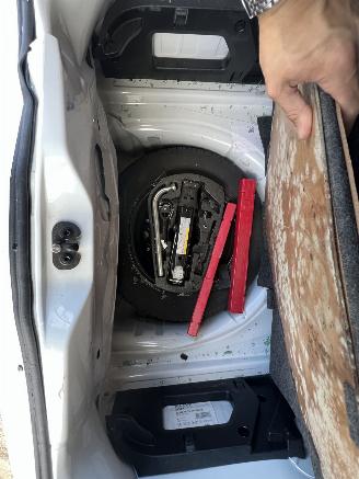 Volkswagen Up! 1.0 BMT move up! | 57.363 KM!! picture 16