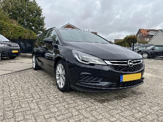 krockskadad bil auto Opel Astra Sports Tourer - 1.0 Innovation 2016/7