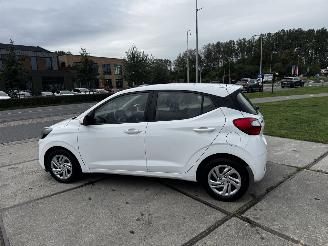 Hyundai I-10 1.0 CARPLAY 28.859 KM!! picture 3