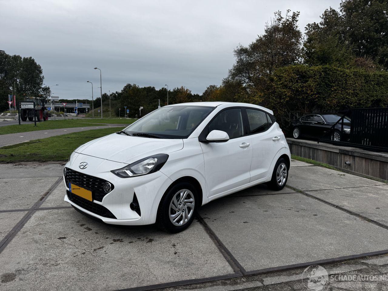 Hyundai I-10 1.0 CARPLAY 28.859 KM!!