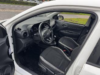 Hyundai I-10 1.0 CARPLAY 28.859 KM!! picture 12