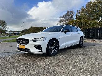 Vaurioauto  passenger cars Volvo V-60 2.0 T6 Plug-in hybrid AWD Plus Dark 2025/5