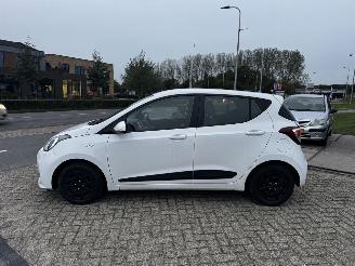 Hyundai I-10 1.0i cool navi picture 3