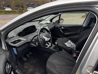 Peugeot 208 1.2 Allure 26.169 KM !! picture 14