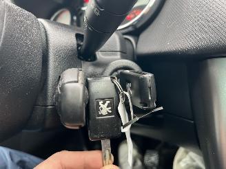 Peugeot 207 SW Outdoor 1.6 VTi | Zonnedak | 71.067 KM! picture 12