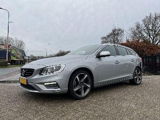 Volvo V-60 1.5 T3 R-Design picture 2
