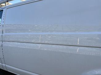 Volkswagen Transporter 2.0 TDI L2H3 28 picture 23