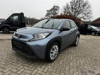 damaged passenger cars Toyota Aygo X - 1.0 VVT-i S-CVT Play 2025/3