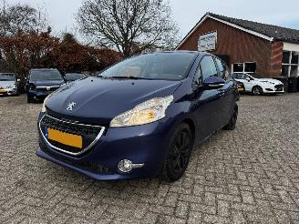 Peugeot 208 1.2 VTi Active picture 13