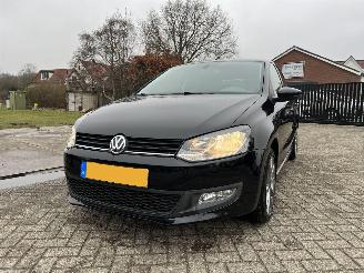 Volkswagen Polo 1.2 TSI First Edition - zeer netjes onderhouden | boekjes aanwezig picture 2