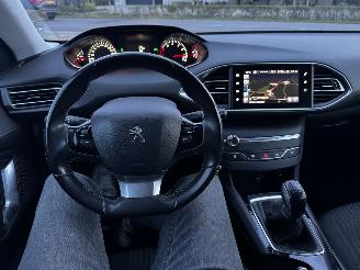 Peugeot 308 1.2 VTi Active picture 19