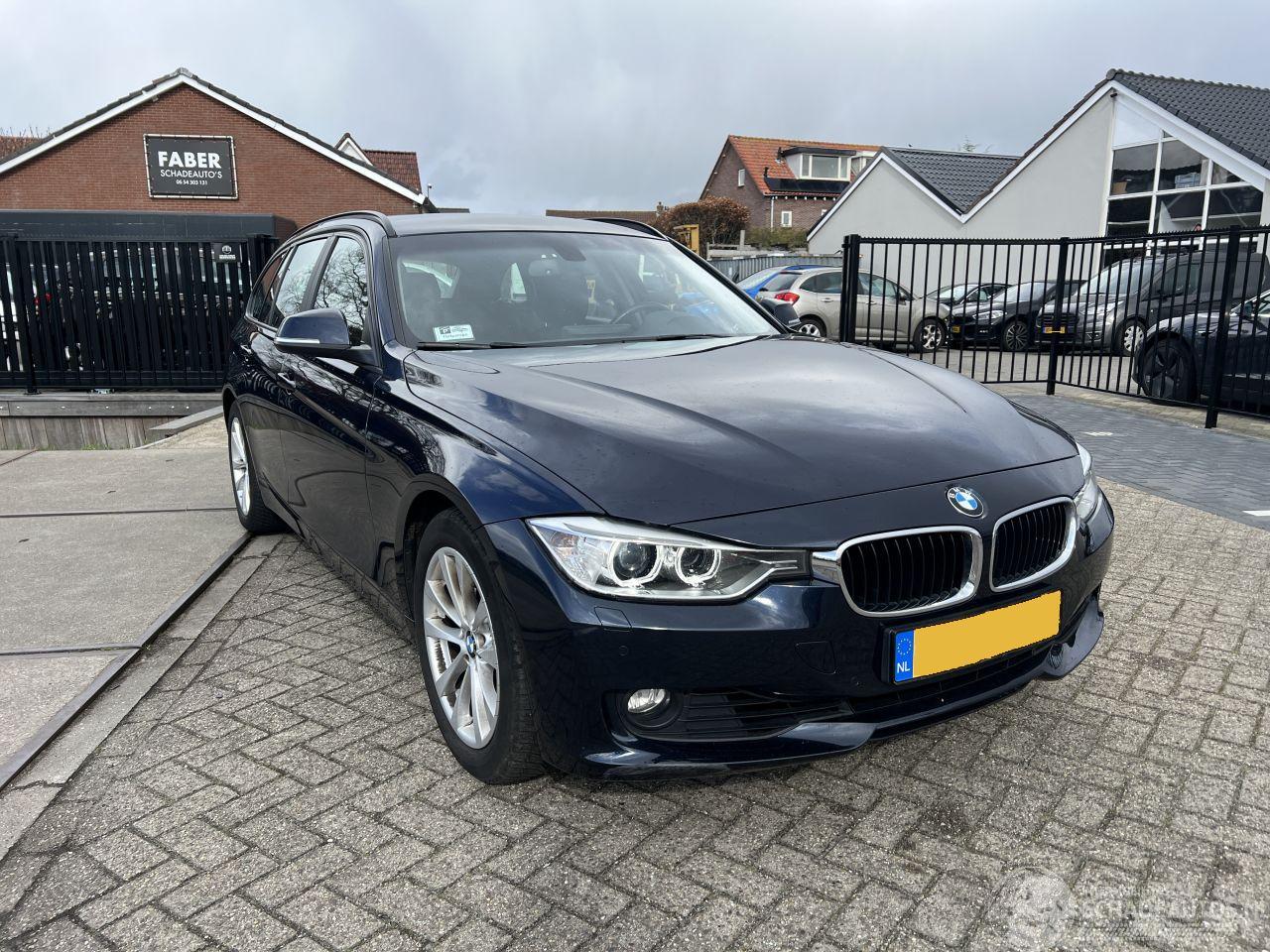 BMW 3-serie Touring -  320i High Executive