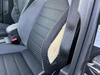 Volkswagen Golf 1.6 TDI Highline Business R picture 20