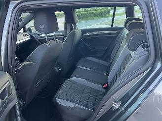 Volkswagen Golf 1.6 TDI Highline Business R picture 18