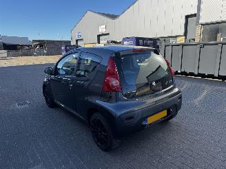 Peugeot 107  picture 3