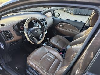 Kia Rio 1.4 CVVT PANO LEER AUTOMAAT !! FULL OPTIONS picture 11