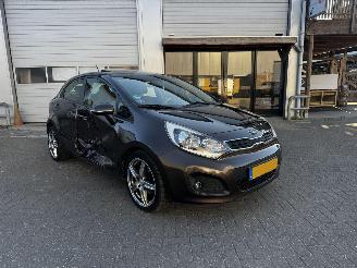 Kia Rio 1.4 CVVT PANO LEER AUTOMAAT !! FULL OPTIONS picture 10
