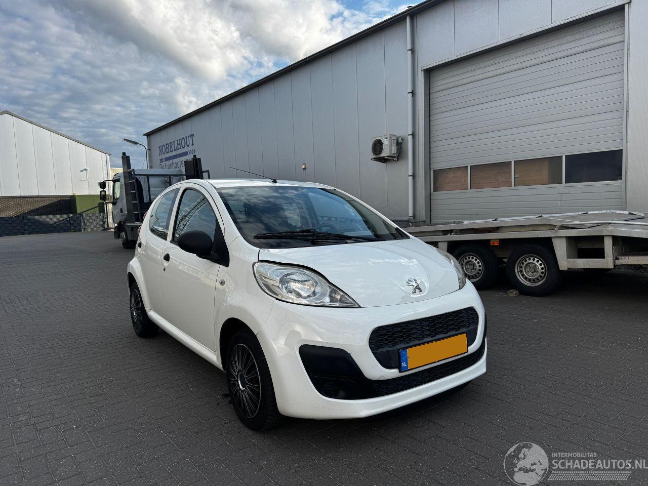 Peugeot 107 1.0 Access Accent Facelift