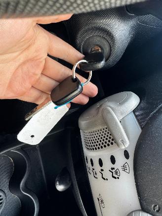 Peugeot 107 1.0 Access Accent Facelift picture 17