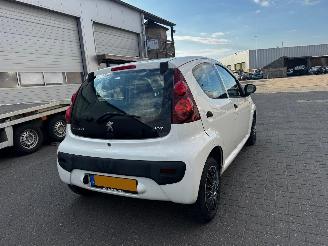 Peugeot 107 1.0 Access Accent Facelift picture 10