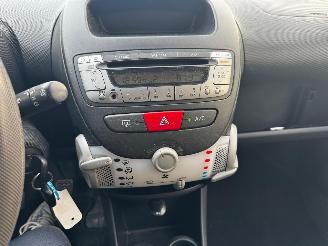 Peugeot 107 1.0 Access Accent Facelift picture 19