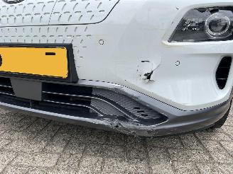 Hyundai Kona EV Premium 64 kWh Panorama! picture 18
