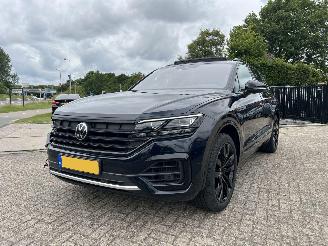 Volkswagen Touareg 3.0 TSI R-Line | 76.485 km | eerste eigenaar!! picture 2