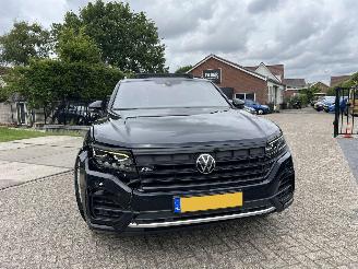Volkswagen Touareg 3.0 TSI R-Line | 76.485 km | eerste eigenaar!! picture 3