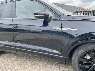 Volkswagen Touareg 3.0 TSI R-Line | 76.485 km | eerste eigenaar!! picture 39