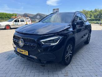 Mercedes GLA 250 e Luxury Line | 74.242 km!! Pano Memory Leder picture 2