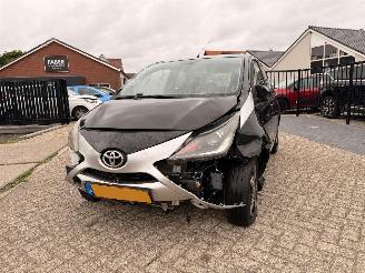 Toyota Aygo 1.0 VVT-i x-clusiv | 44.274 km!! picture 2