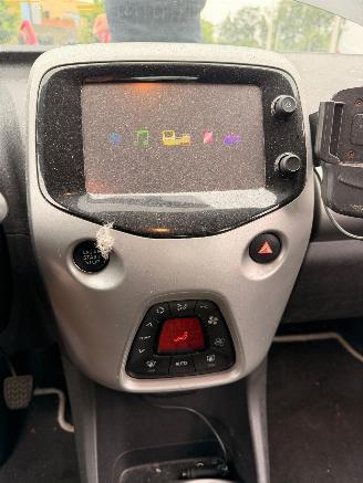Toyota Aygo 1.0 VVT-i x-clusiv | 44.274 km!! picture 11