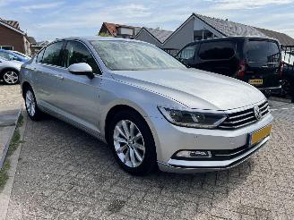 skadebil auto Volkswagen Passat 1.4 TSI ACT Highline | eerste eigenaar!! 2016/3