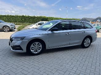Skoda Octavia 1.0 e-TSI Sport Business picture 3