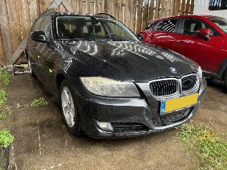 Voiture accidenté BMW 3-serie 3-serie Touring -  318d Corporate Lease Executive 2009/11