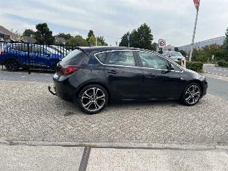 Opel Astra 1.6 Sport picture 11