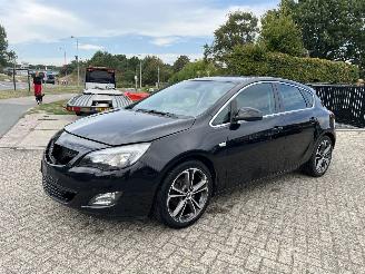 Schadeauto Opel Astra 1.6 Sport 2010/2