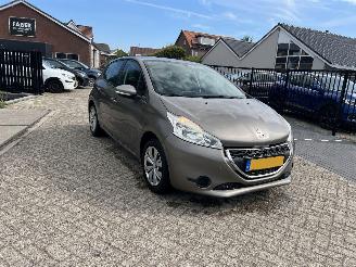 uszkodzony samochody osobowe Peugeot 208 1.2 VTi Blue Lease Executive  165.378 KM !! 2013/4