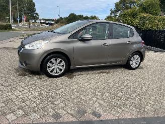 Peugeot 208 1.2 VTi Blue Lease Executive  165.378 KM !! picture 3