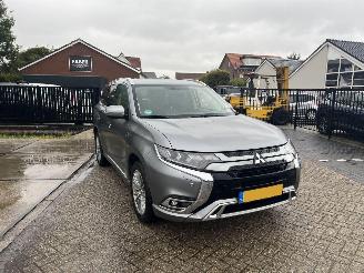 damaged passenger cars Mitsubishi Outlander 2.4 PHEV Intense+ 2020/9